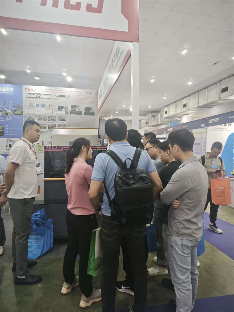 富兴智能参加2025越南国际电子生产设备暨微电子工业展(图3) 富兴智能参加2025越南国际电子生产设备暨微电子工业展(图3)
